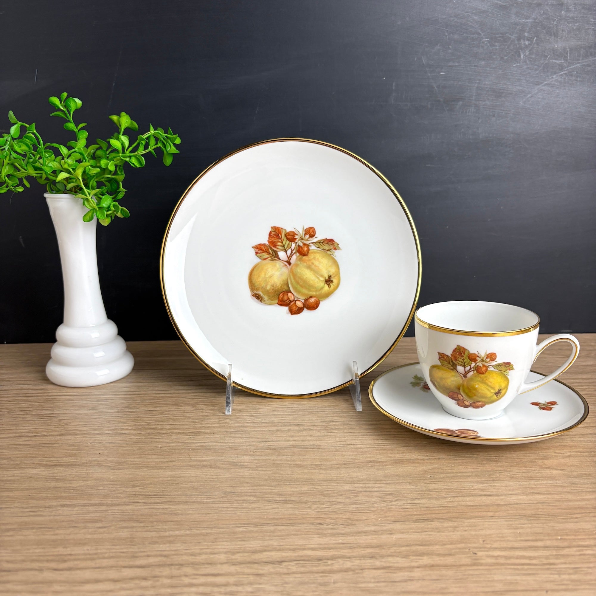 Hutschenreuther Hohenberg Olivia 63 Tea Trio Quince and Hazelnut, Gold
