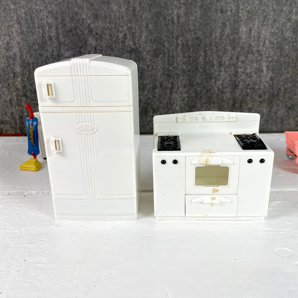 Ideal Dollhouse plastic kitchen - black and white plus extras - NextStage Vintage