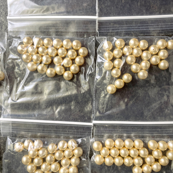 8mm round crystal pearls light gold - Swarovski? - 250 pcs.