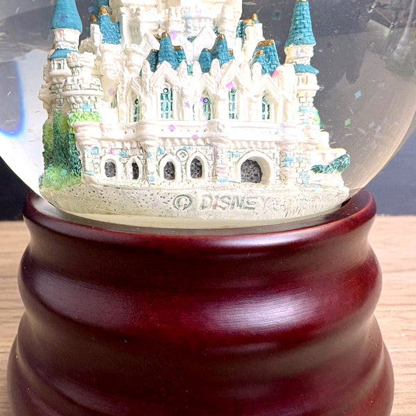 Disney Cinderella's Castle snow globe music box "When You Wish Upon a Star"
