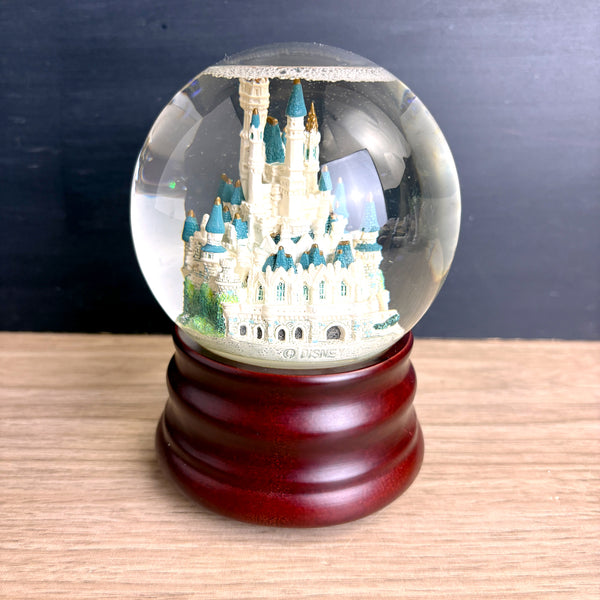 Disney Cinderella's Castle snow globe music box "When You Wish Upon a Star"