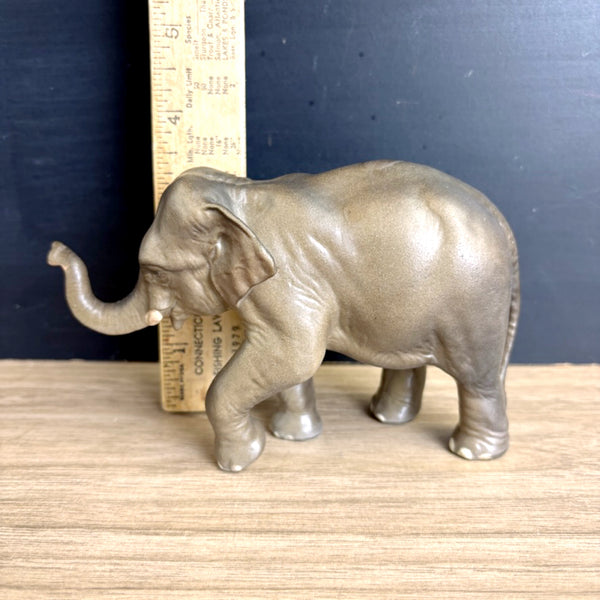 Hagen Renaker Designers' Workshop baby elephant - Pasha - 1950s vintage