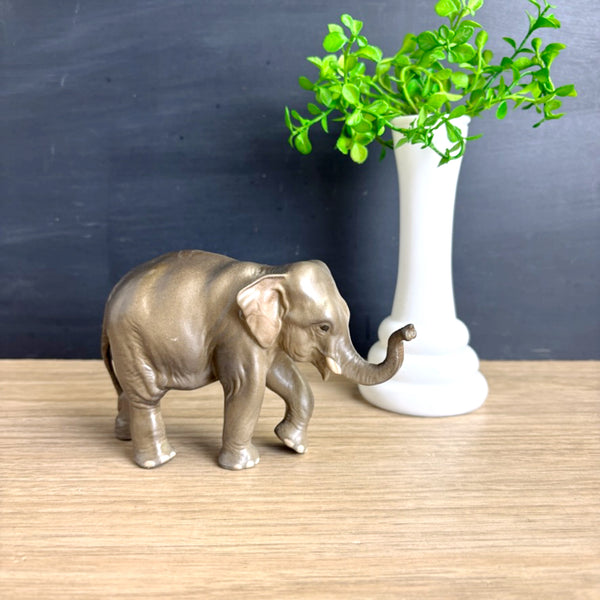 Hagen Renaker Designers' Workshop baby elephant - Pasha - 1950s vintage