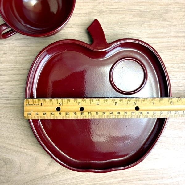 Hazel Atlas Platonite burgundy snack plate & cup – apple shape - 1950s vintage - NextStage Vintage