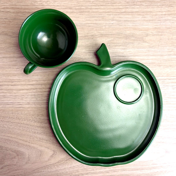 Hazel Atlas Platonite dark green apple snack plate & cup – mid century vintage