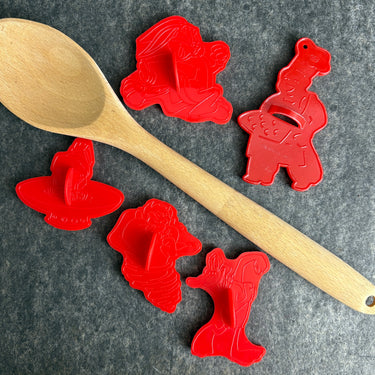 Vintage Looney Tunes cookie cutters – 1996 Wilton Bugs Bunny, Taz, Marvin the Martian & Daffy Duck - NextStage Vintage