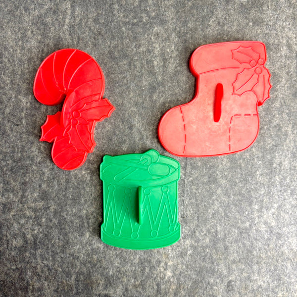 Set of 9 vintage Wilton imprint Christmas cookie cutters – red & green plastic - 1992 - NextStage Vintage