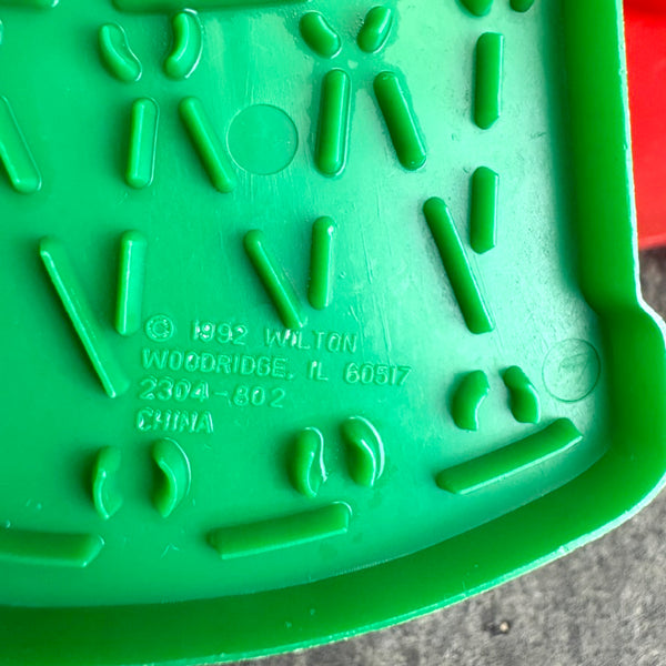 Set of 9 vintage Wilton imprint Christmas cookie cutters – red & green plastic - 1992 - NextStage Vintage