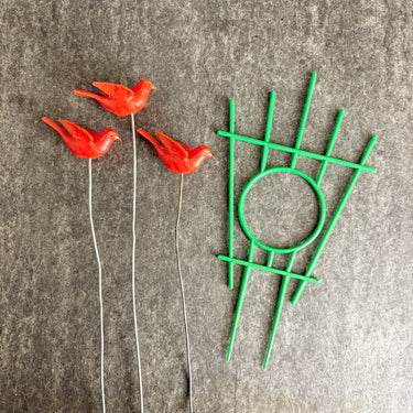 Red plastic birds and a green trellis for your houseplants - vintage plant decor - NextStage Vintage