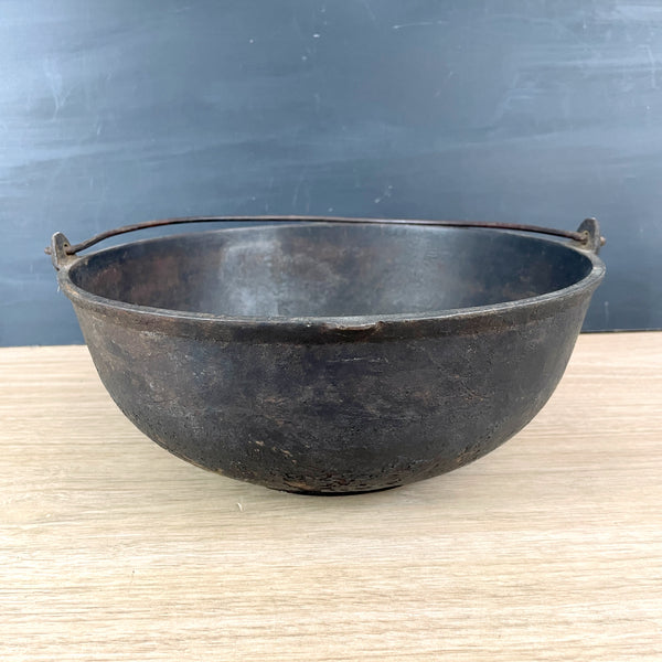 Cast iron scotch bowl #2 - antique cast iron kettle