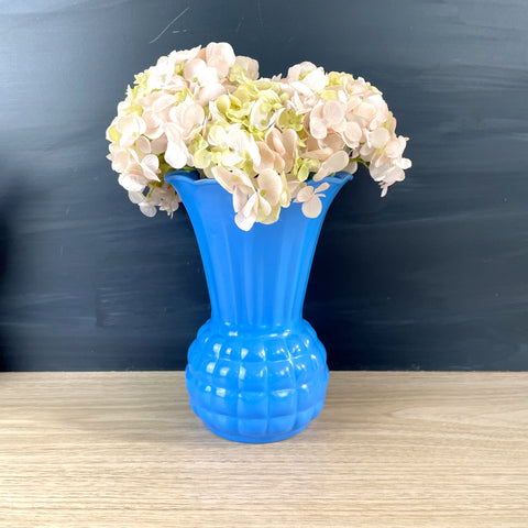 Anchor Hocking pineapple vase with cornflower blue fired on finish  - 1950s vintage - NextStage Vintage