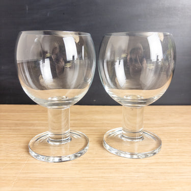2 Crate and Barrel Viva Clear Wine Glasses 5" Discontinued Vintage Glassware