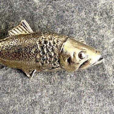 Silvertone trout fish brooch - vintage small lapel pin - NextStage Vintage