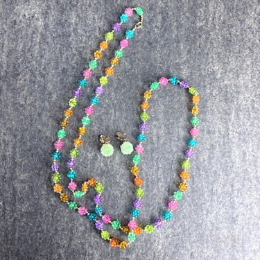 Candy colored flower beads rope necklace and clip-on earrings set – 1960s-70s mod retro - NextStage Vintage