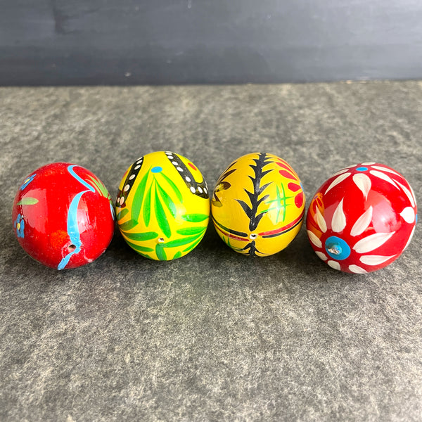 Folk painted wooden eggs - set of 4 - vintage Bavarian style