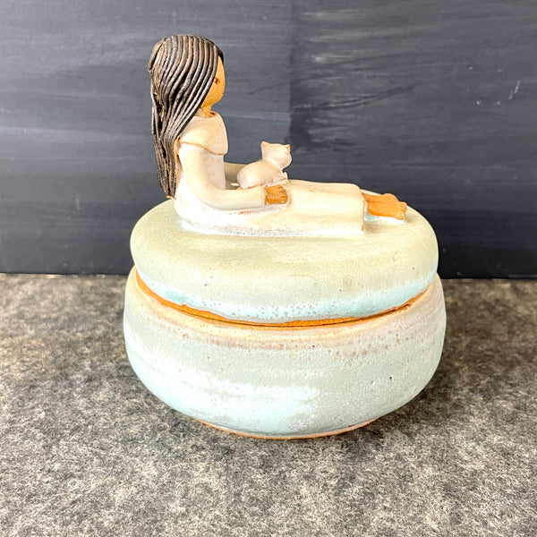 Girl with cat studio art pottery trinket box by Marieke Hall - 1980s vintage - NextStage Vintage