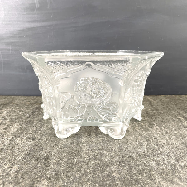 Heisey chinoiserie hexagonal flowers bowl - 1950s art glass - NextStage Vintage