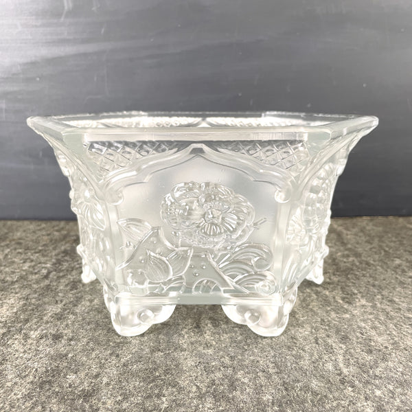 Heisey chinoiserie hexagonal flowers bowl - 1950s art glass - NextStage Vintage