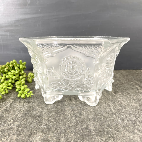 Heisey chinoiserie hexagonal flowers bowl - 1950s art glass - NextStage Vintage