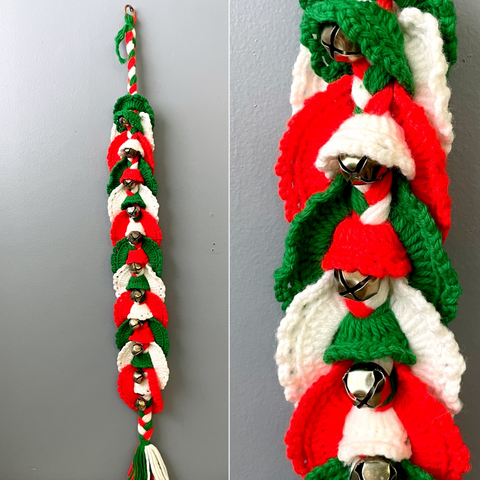 Christmas crochet jingle bell door hanger - 1980s vintage - NextStage Vintage
