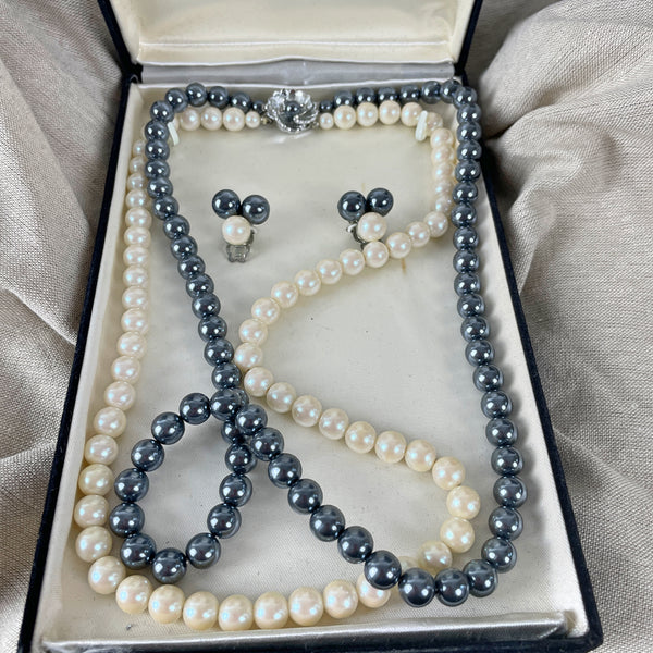 Kokusai simulated pearl necklace and earrings in gray and white