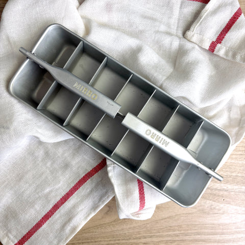 Mirro double lever handle aluminum ice cube tray - 1960s vintage
