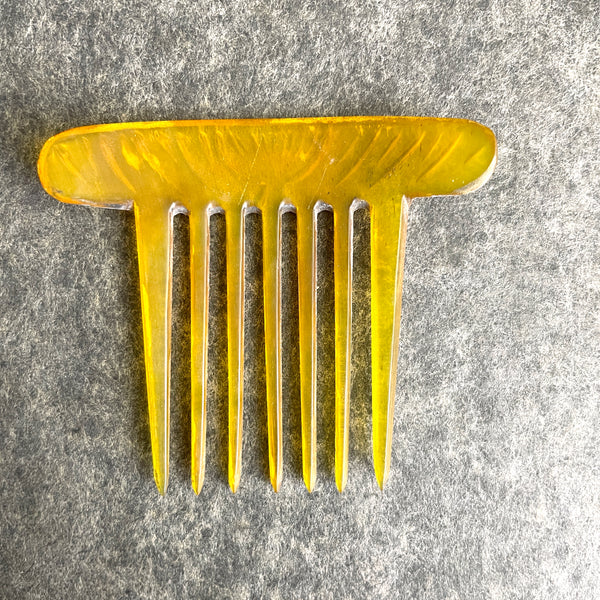 Ornate amber celluloid hair combs - set of 2 - 1900s vintage - NextStage Vintage