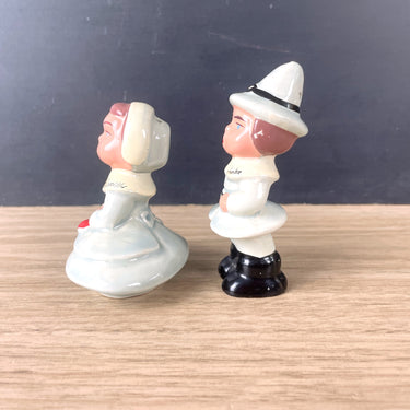 Priscilla and John Alden pilgrims salt and pepper set - 1950s vintage - NextStage Vintage