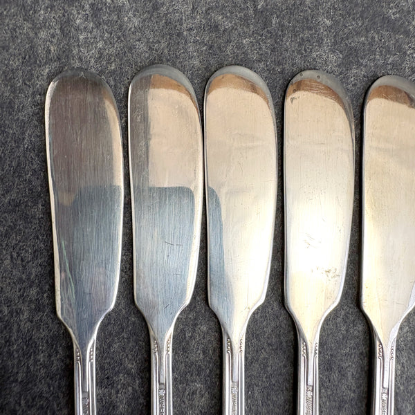 6 Wm Rogers Beloved IS silver plate butter knives flatware - 1940s vintage