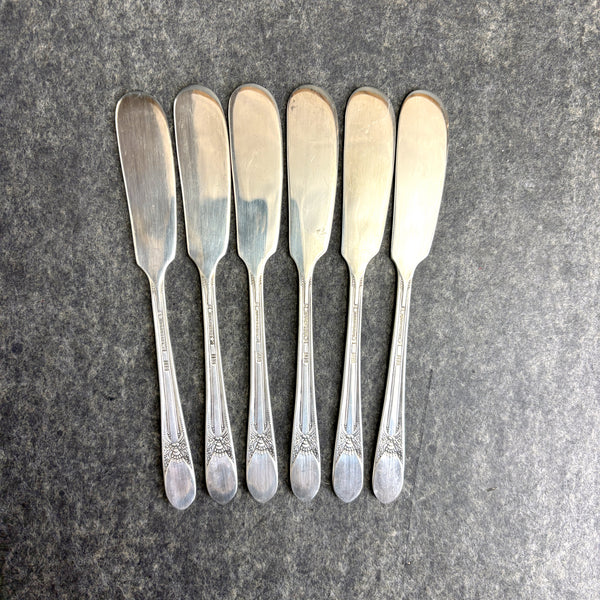 6 Wm Rogers Beloved IS silver plate butter knives flatware - 1940s vintage