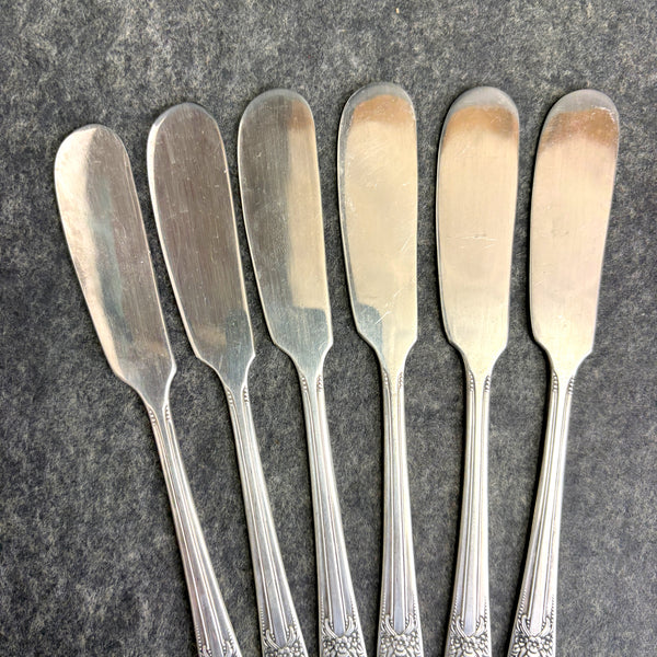 6 Wm Rogers Beloved IS silver plate butter knives flatware - 1940s vintage