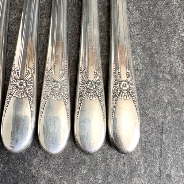 6 Wm Rogers Beloved IS silver plate modern hollow handle grille knives flatware - 1940s vintage