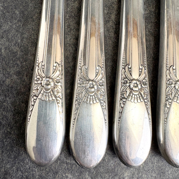 6 Wm Rogers Beloved IS silver plate modern hollow handle grille knives flatware - 1940s vintage