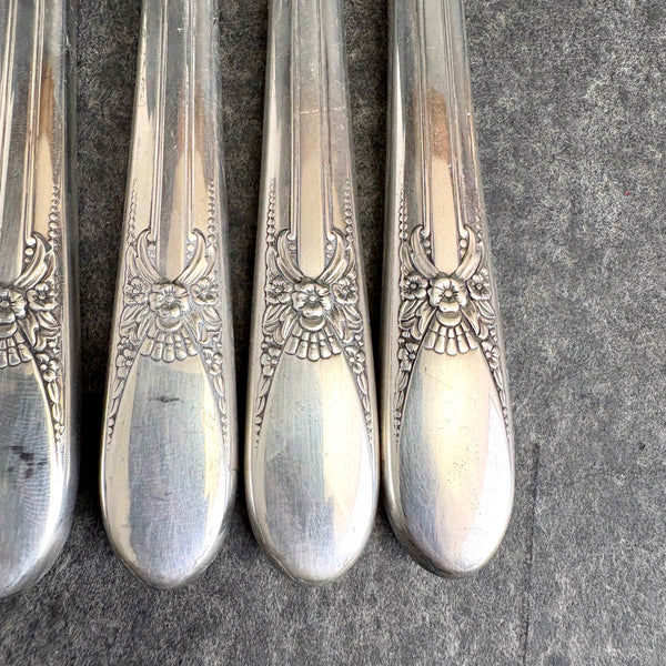 6 Wm Rogers Beloved IS silver plate modern hollow handle grille knives flatware - 1940s vintage