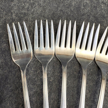 6 Wm Rogers Beloved IS silver plate salad/dessert forks flatware - 1940s vintage - NextStage Vintage