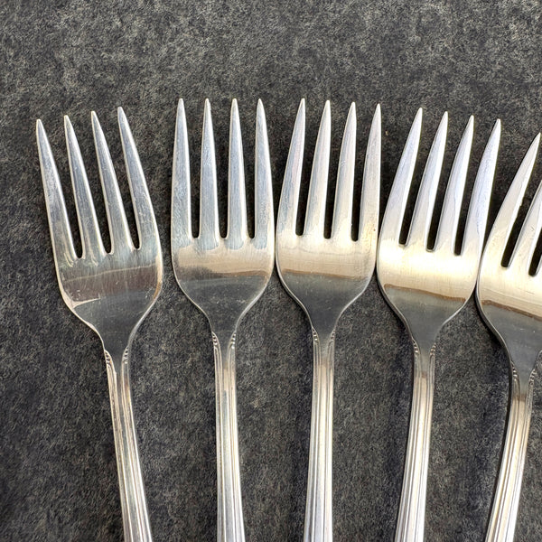 6 Wm Rogers Beloved IS silver plate salad/dessert forks flatware - 1940s vintage