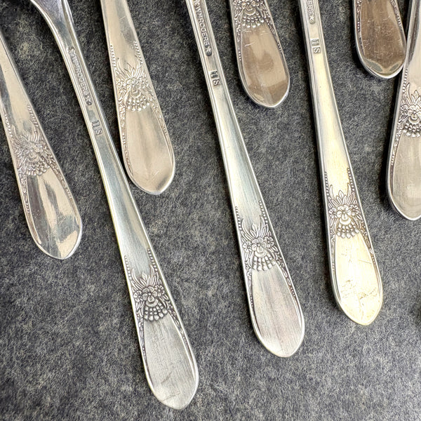 12 Wm Rogers Beloved IS silver plate teaspoons flatware - 1940s vintage