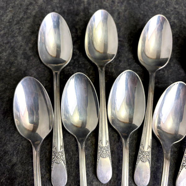 12 Wm Rogers Beloved IS silver plate teaspoons flatware - 1940s vintage