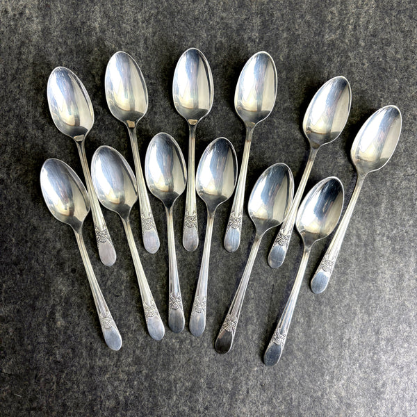 12 Wm Rogers Beloved IS silver plate teaspoons flatware - 1940s vintage