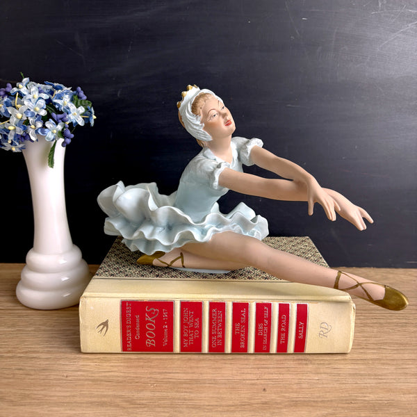 Royal Swan Collection Ballerina 40114 - 1950s vintage figurine - hand made in Italy