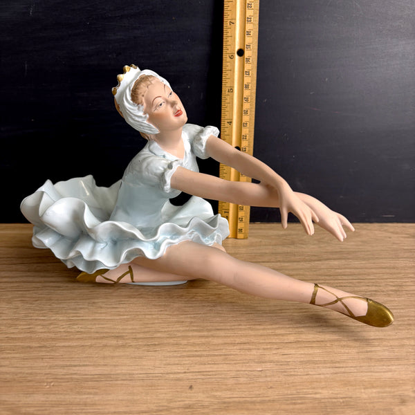 Royal Swan Collection Ballerina 40114 - 1950s vintage figurine - hand made in Italy