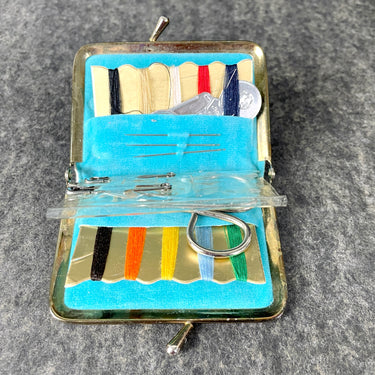 Travel pocket sewing kit - 1970s vintage - NextStage Vintage
