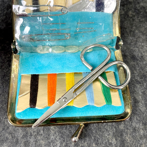 Travel pocket sewing kit - 1970s vintage - NextStage Vintage