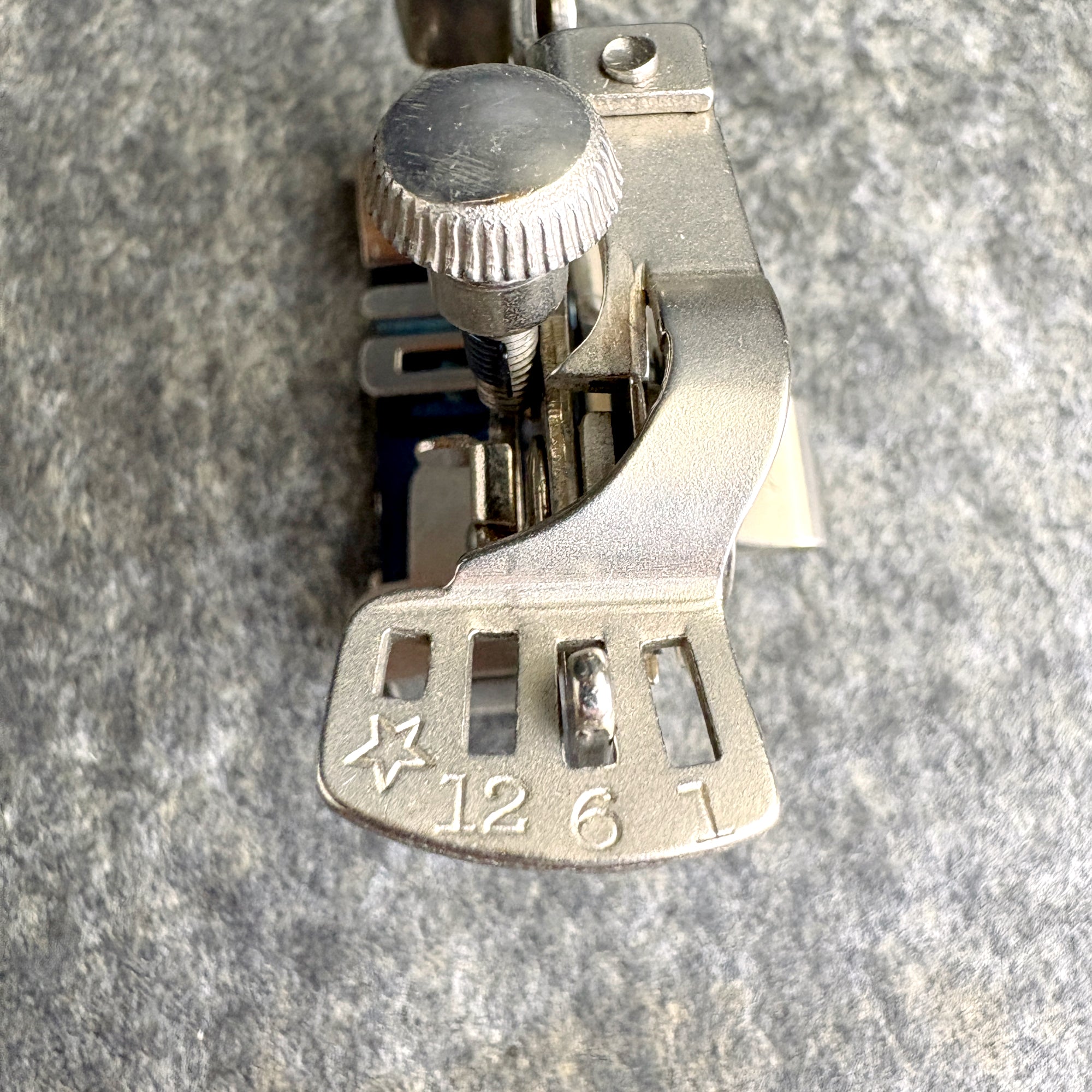 Singer/Simanco sewing machine feet assortment - vintage – NextStage Vintage