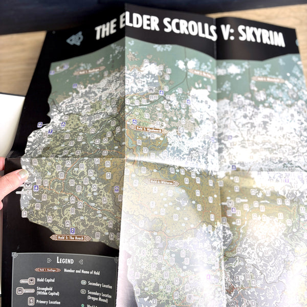 The Elder Scrolls V: Skyrim special edition Prima official game guide with poster and bookmark