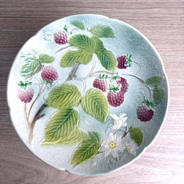 St Clément France raised fruit plate  – 1970s vintage raspberries  –  FLAW! - NextStage Vintage