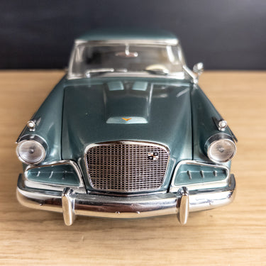Motor City Classics 1957 Studebaker Golden Hawk 1:18 Scale Diecast Model Car