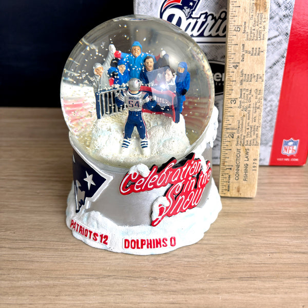 Patriots 2003 Celebration in the Snow globe - Tedy Bruschi - original box