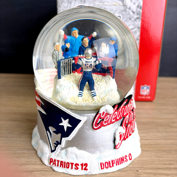 Patriots 2003 Celebration in the Snow globe - Tedy Bruschi - original box