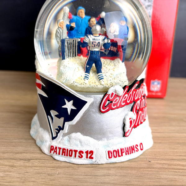 Patriots 2003 Celebration in the Snow globe - Tedy Bruschi - original box